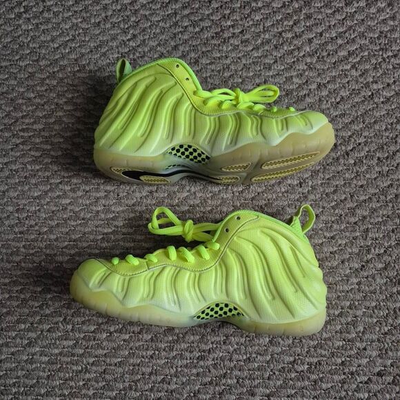 Nike Foamposites Pro Volt - Picture 1 of 8